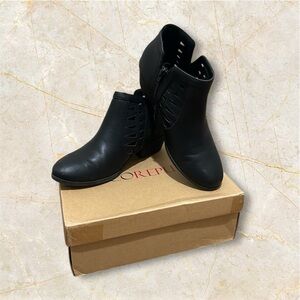 EUC! MarcoRepublic Women’s Perforated Cut-out Ankle Booties